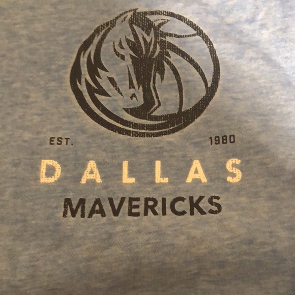 NBA Tops - NBA Dallas Mavericks Sweatshirt